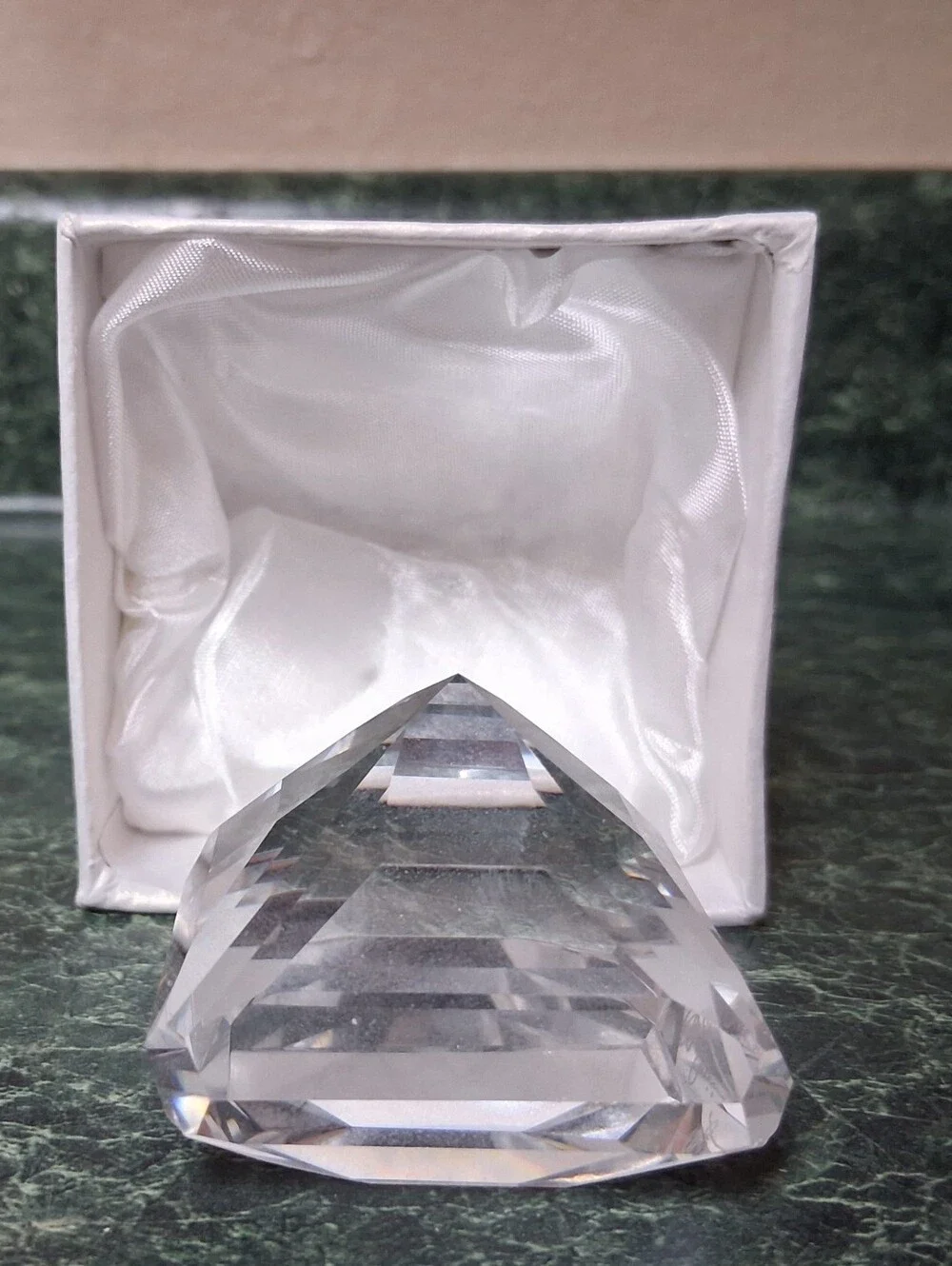 NIB Oleg Cassini Crystal Paperweight Diamond Asscher 2